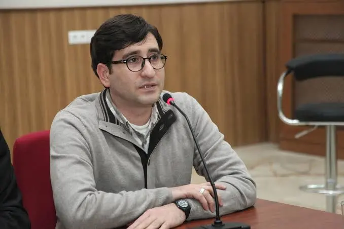 Mahmut Hakkı Akın, Faruk Karaarslan
